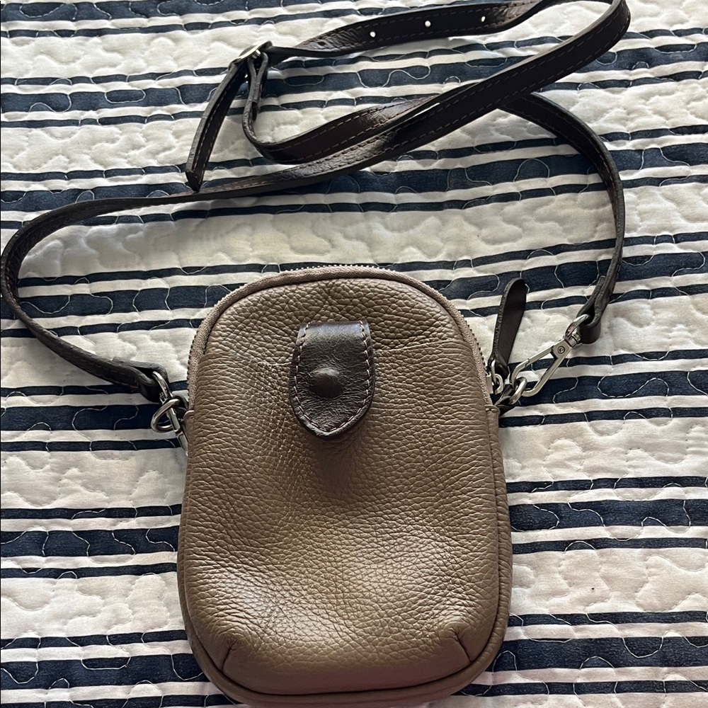 Elegant Brown Leather Crossbody Bag